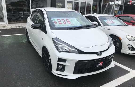 U－CarにヴィッツGR 5MTが入荷しました。